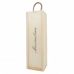 Flaschenkiste / Geschenkbox aus Holz mit Namensgravur. Flaschenverpackung mit persönlichem Gravurtext. Holzkiste mit Schiebedeckel graviert.